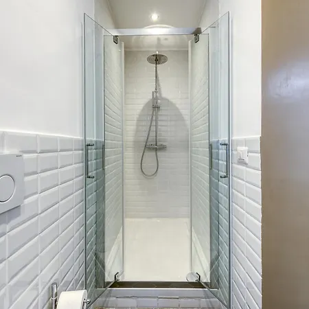 Apartment Clausim Domus: New Brightful Flat Next To The Vatican *