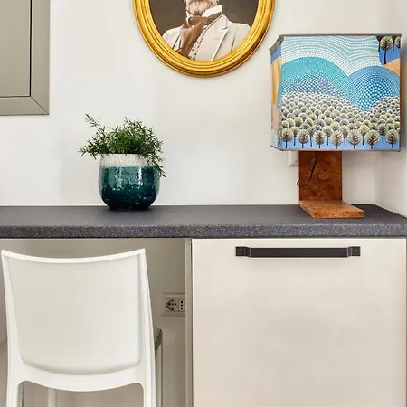 Clausim Domus: New Brightful Flat Next To The Vatican