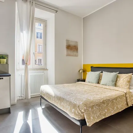 Apartment Clausim Domus: New Brightful Flat Next To The Vatican Rome