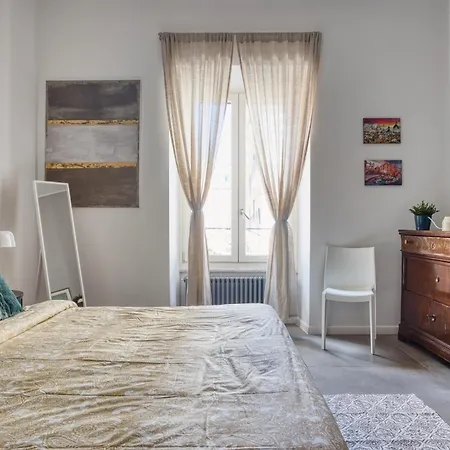 Clausim Domus: New Brightful Flat Next To The Vatican *