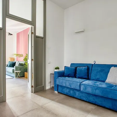 Clausim Domus: New Brightful Flat Next To The Vatican *