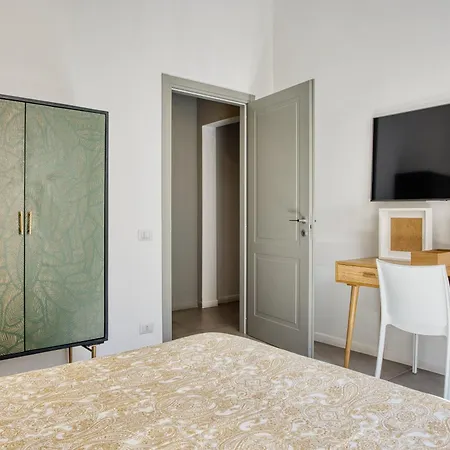 Clausim Domus: New Brightful Flat Next To The Vatican