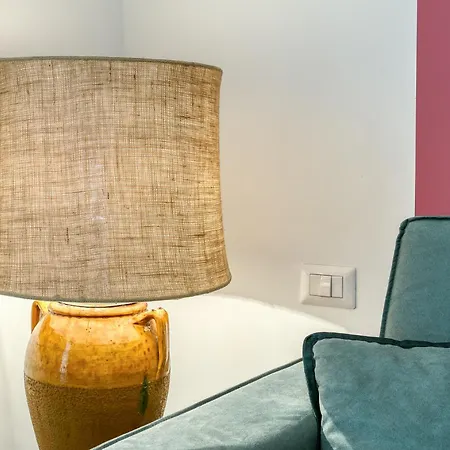 Clausim Domus: New Brightful Flat Next To The Vatican