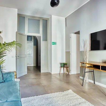 Clausim Domus: New Brightful Flat Next To The Vatican Appartement