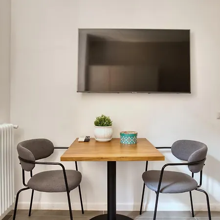 Clausim Domus: New Brightful Flat Next To The Vatican Apartment *