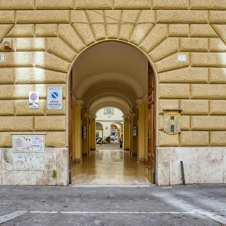 Clausim Domus: New Brightful Flat Next To The Vatican Apartment *