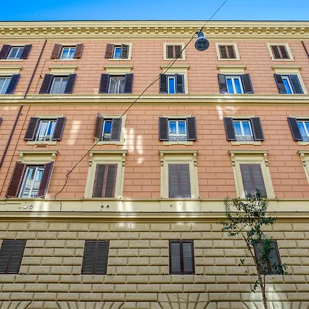Apartment Clausim Domus: New Brightful Flat Next To The Vatican Rome